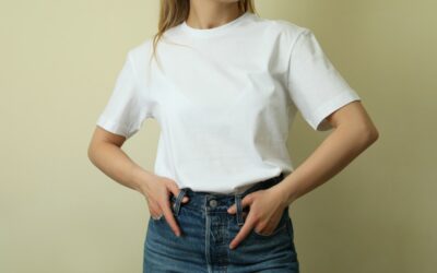 Cristina Cordula nous conseille comment porter le jean et un simple t-shirt blanc