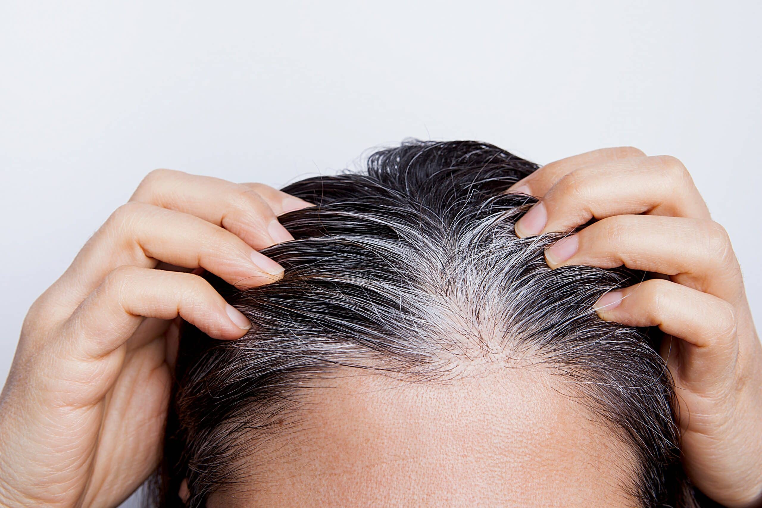 les cheveux blancs